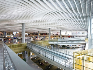 hong-kong-airport-cr-alamy